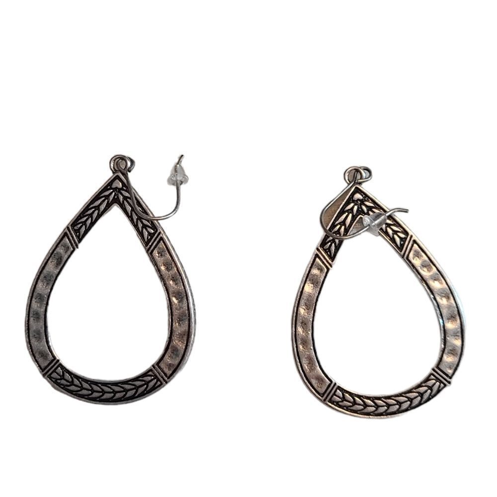 ‎Silvertone Tear Drop Fashion Earrings